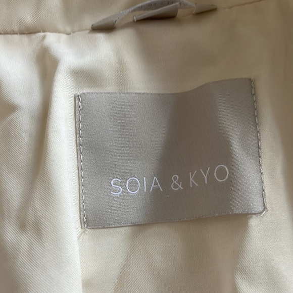 Light Jacket - Picture 2 of 3